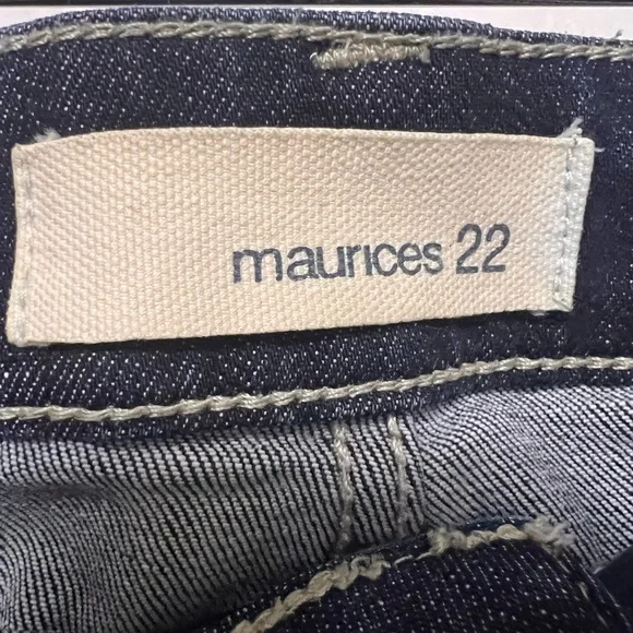 Maurice’s Floral Detail Crop Jeans EUC Size 22 - Picture 5 of 7